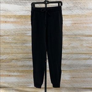 Snap leg jogger by Lanston, yoga, apres errands